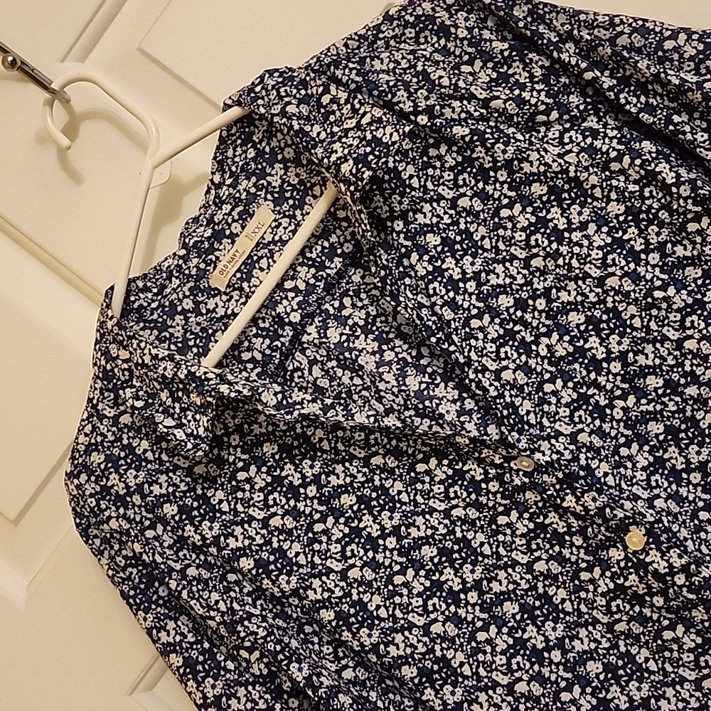 Old Navy Long Sleeve Button Down Shirt